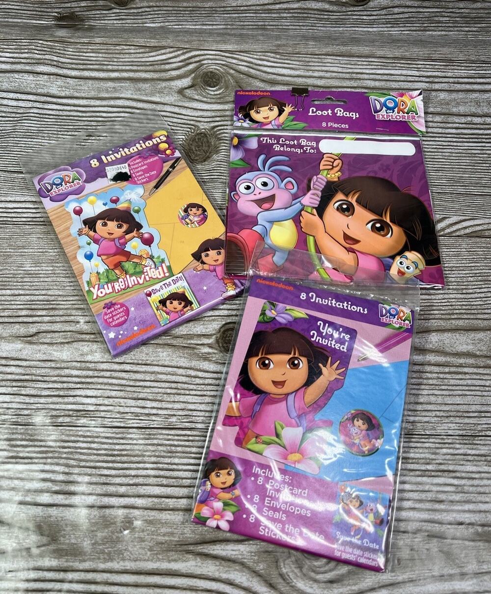 Does The Explorer Boots Birthday Celebration Party Invitations 16 Loot Bags (8)